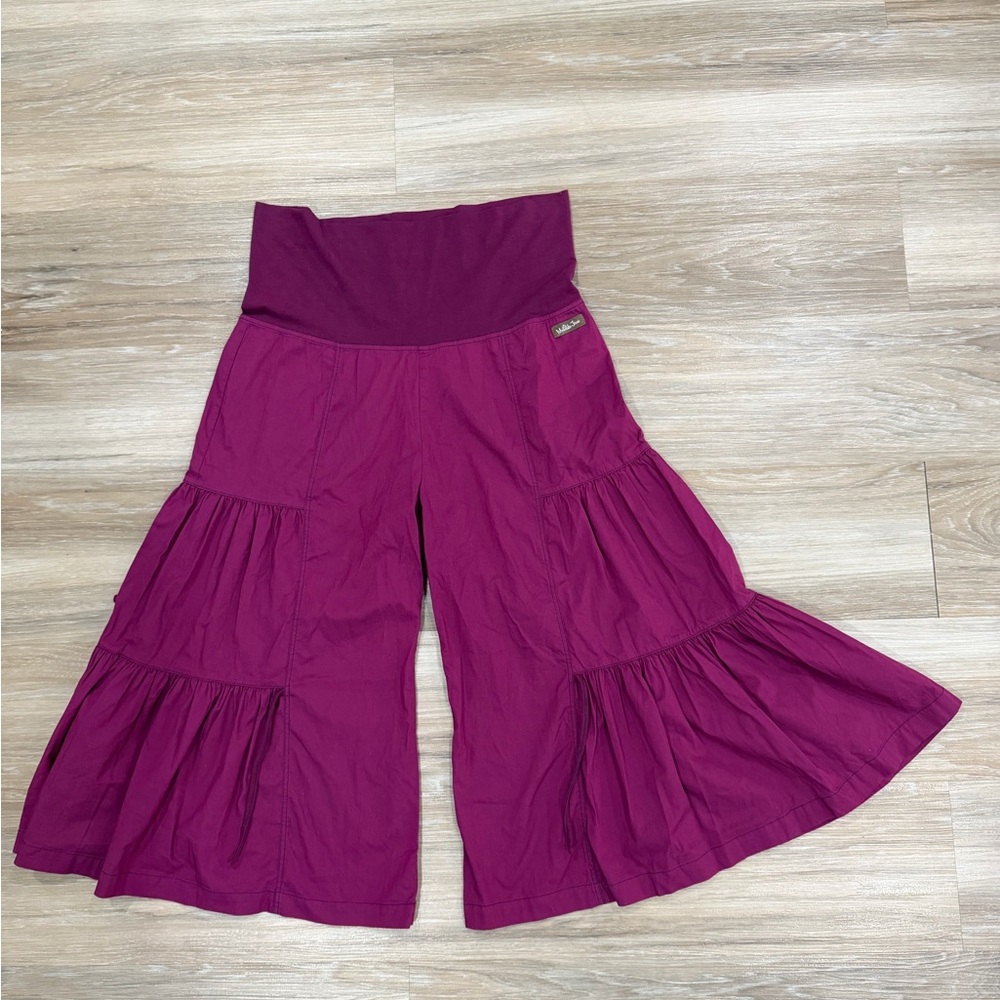 Matilda Jane Size M Palazzo Pants 
Capris Cropped Elastic Waist
Cranberry Red - Picture 8 of 13